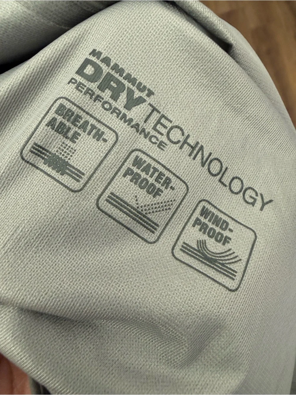 Mammut Dry Tech Grey Rain Jacket Mens medium Zip Hood